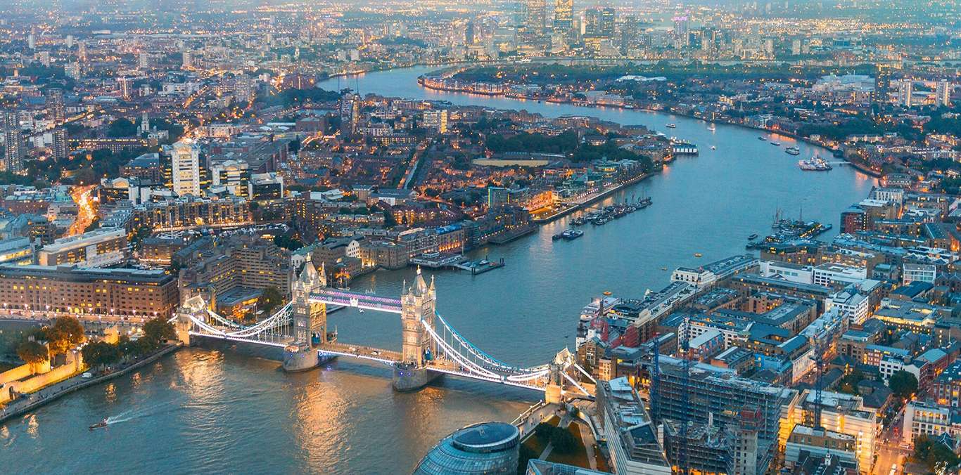 Book Cheap Flights from Boston to London - Faressaver